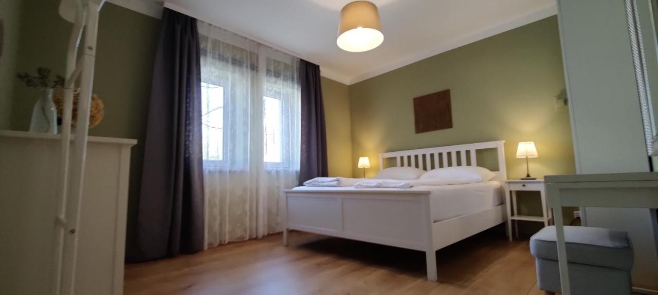 Sabines Apartments Ferienwohnungen Frauenkirchen Exterior foto