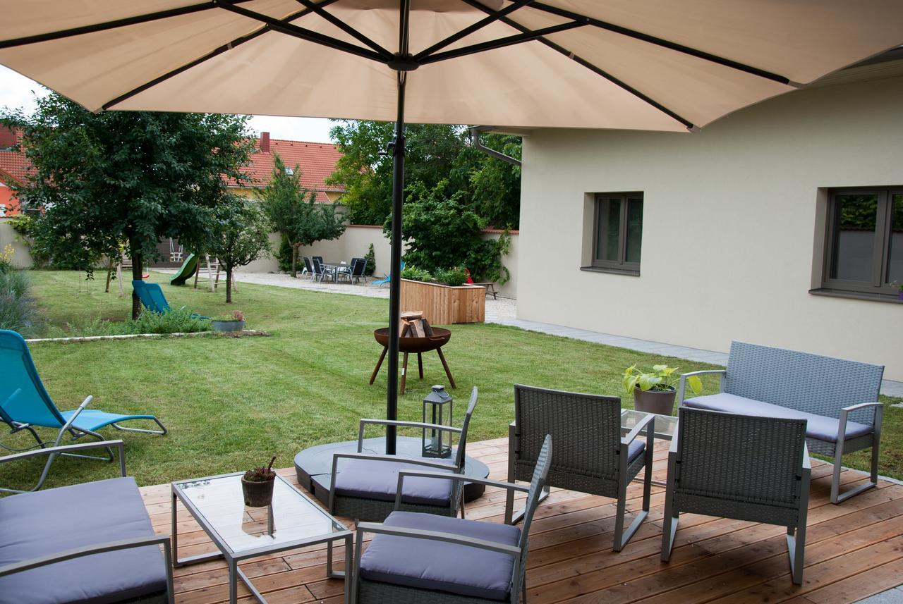 Sabines Apartments Ferienwohnungen Frauenkirchen Exterior foto